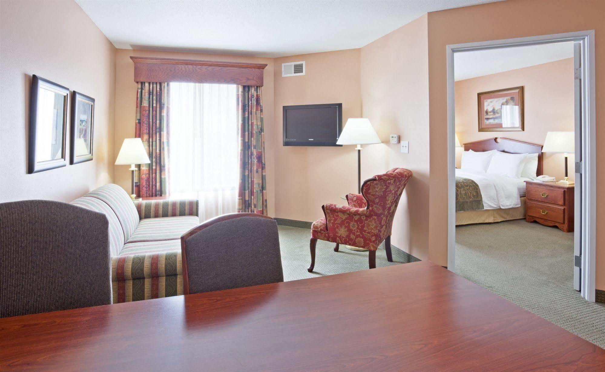 Grandstay Hotel & Suites Downtown Sheboygan Dış mekan fotoğraf